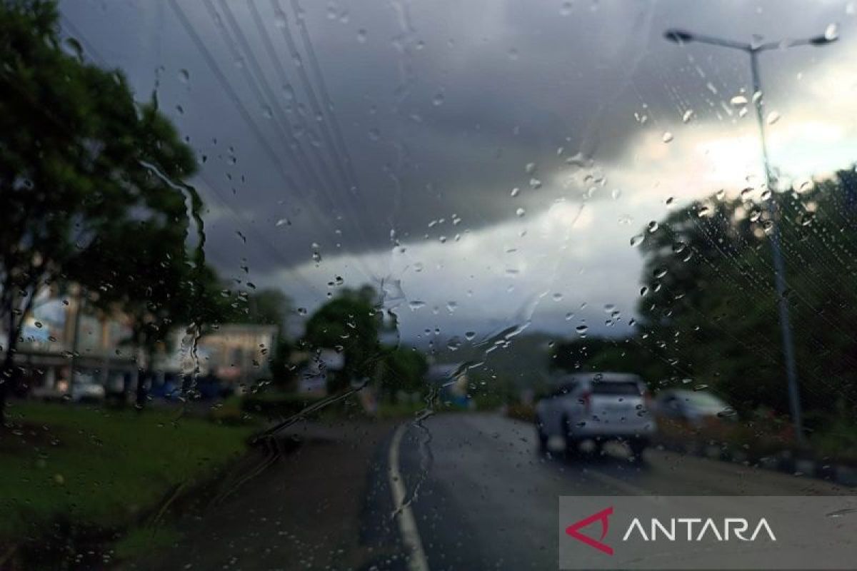 Hujan guyur di sebagian besar wilayah ibu kota provinsi pada Senin