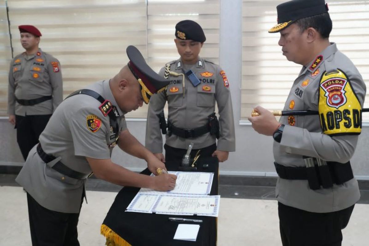 Kapolda Banten pimpin serah terima jabatan Kapolres Serang