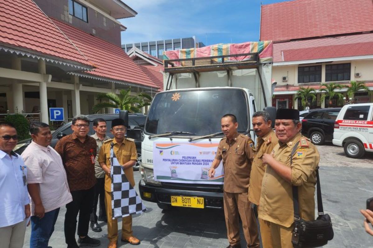 Pemprov Sulteng salurkan bantuan beras ke Kabupaten Sigi