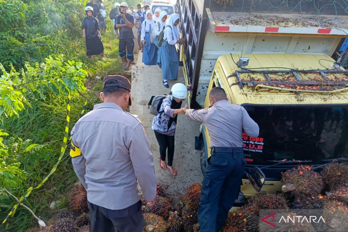 PUPR-Satgas IKN lakukan perbaikan jalan longsor akses Kota Nusantara