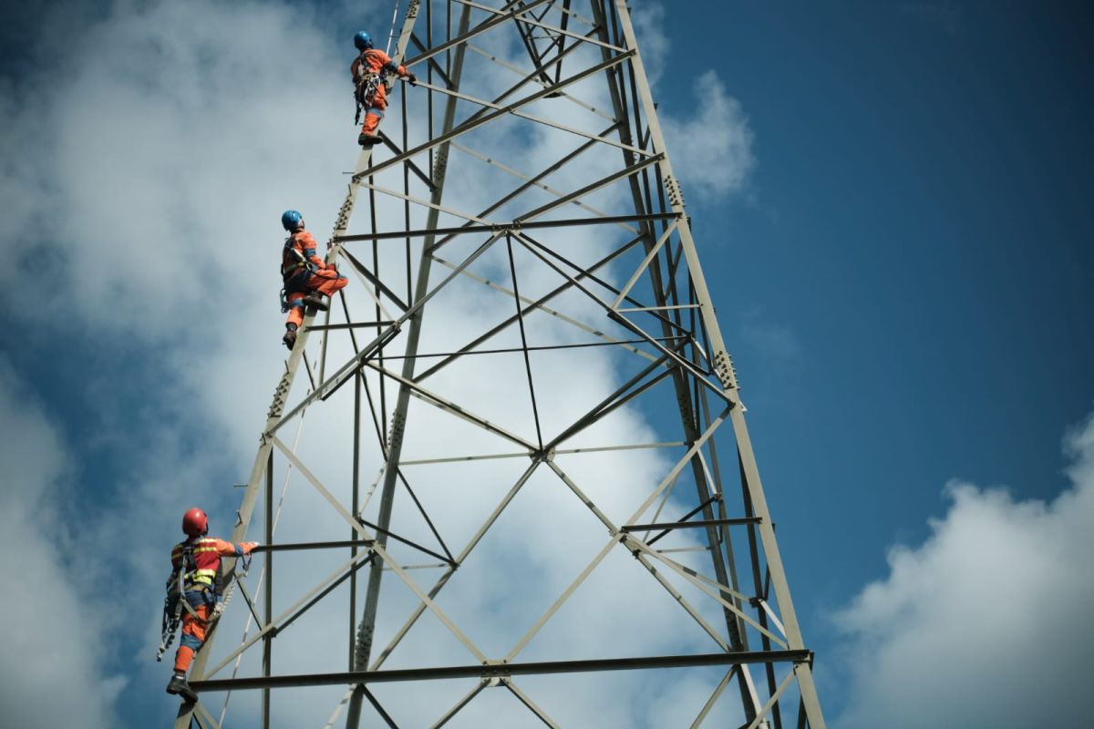 PLN catat kapasitas listrik nasional capai 72.976 megawatt