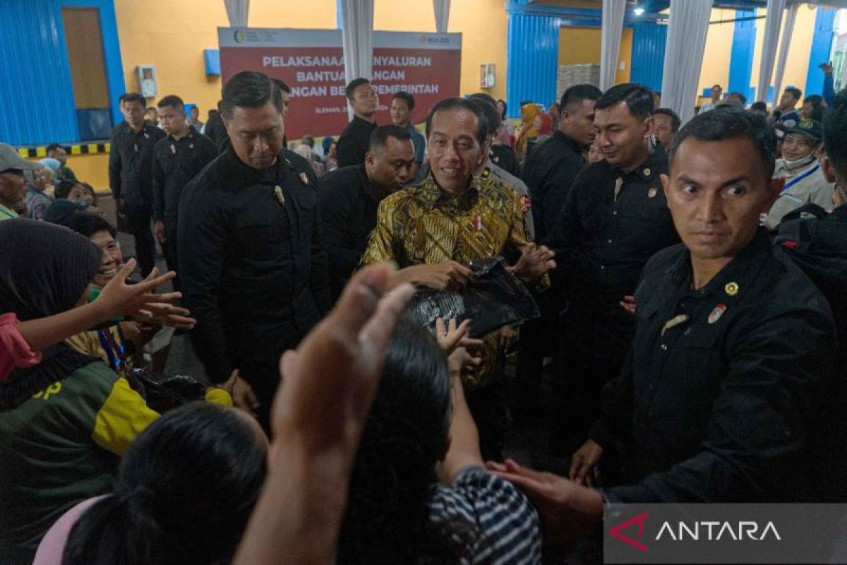 Paspampres memastikan tidak dorong warga saat kawal Jokowi di Wonosari