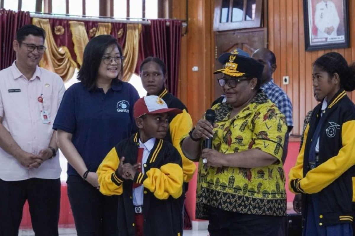 Gubernur Papua Tengah lepas 120 pelajar Sekolah Genius di Banten