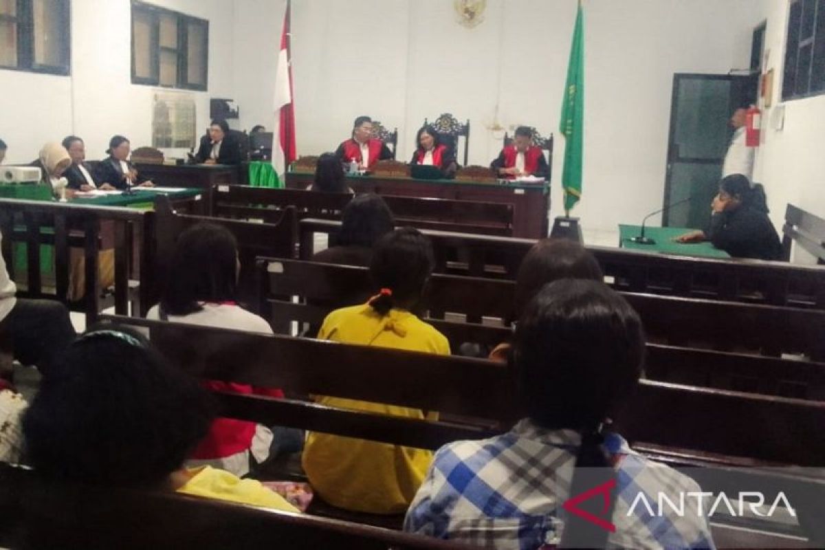 Hakim PN Ambon vonis 5,5 tahun penjara terdakwa pemilik 13 paket ganja