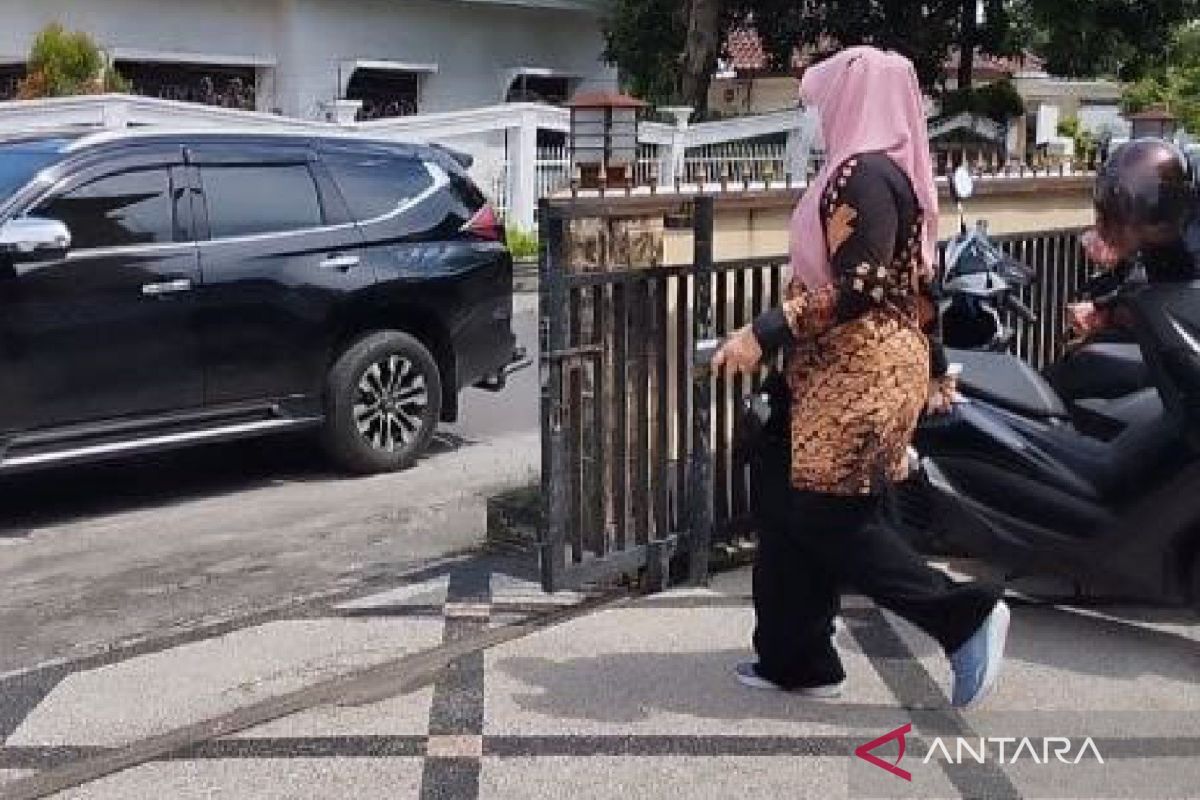Polresta Mataram periksa Wabup Sumbawa terkait kasus masker COVD-19