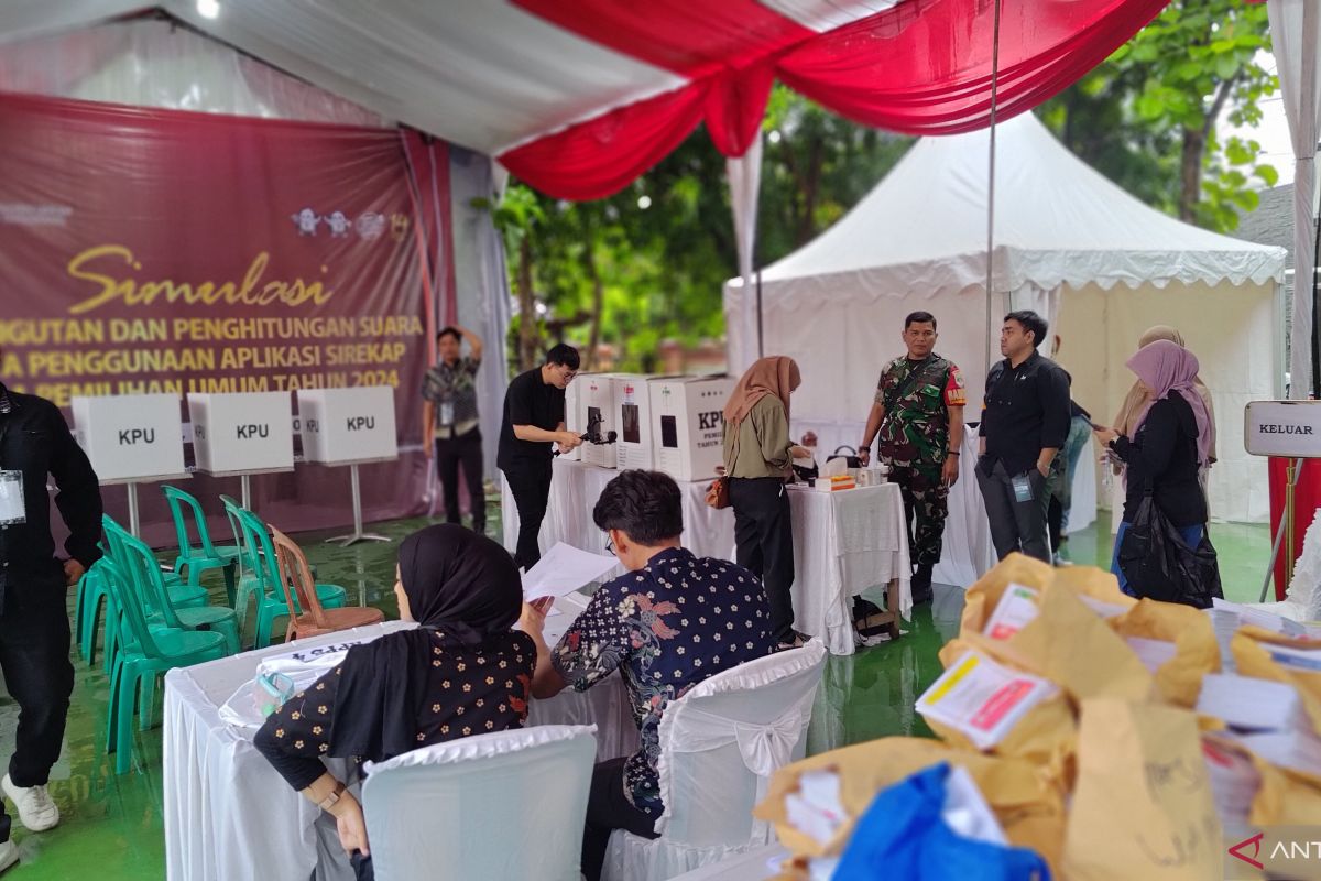 KPU Tangerang gelar simulasi pemungutan surat suara Pemilu
