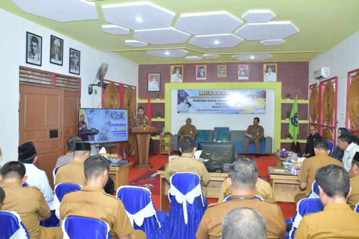 Pj Bupati HSS buka musrenbang ke-10 tingkat Kecamatan Telaga Langsat