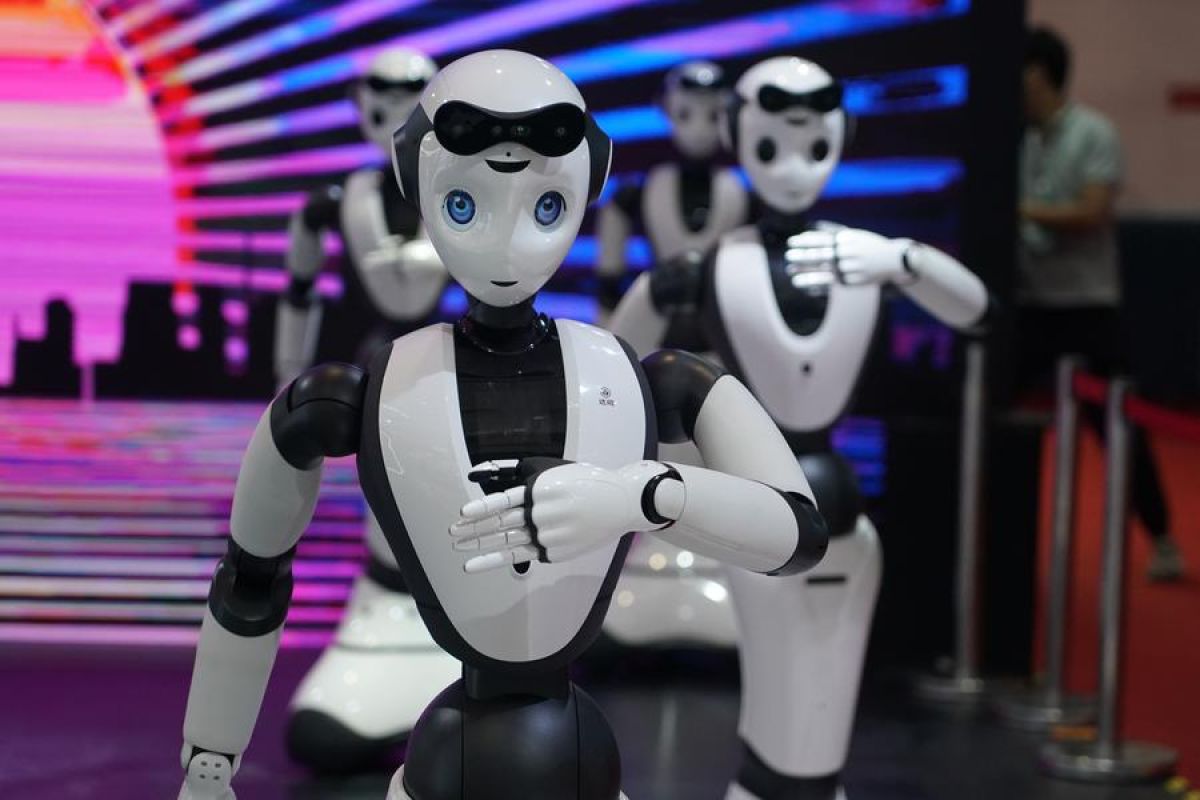 China akan dukung pengembangan industri masa depan, termasuk robot