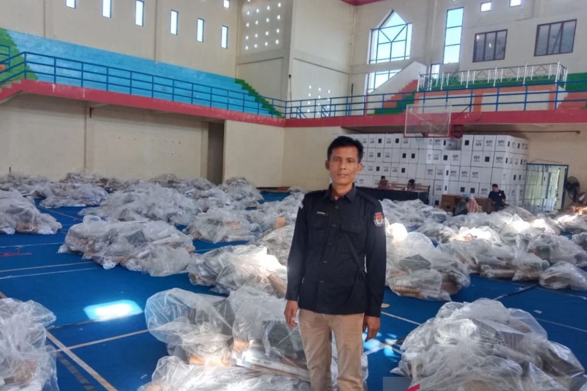 KPU Agam gunakan lima lokasi packing logistik Pemilu