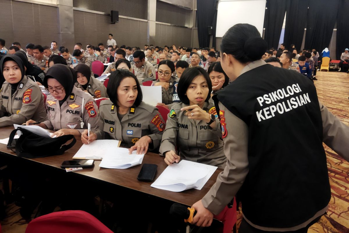 Polda Sulteng berikan bimbingan psikologi personel pengamanan TPS Pemilu