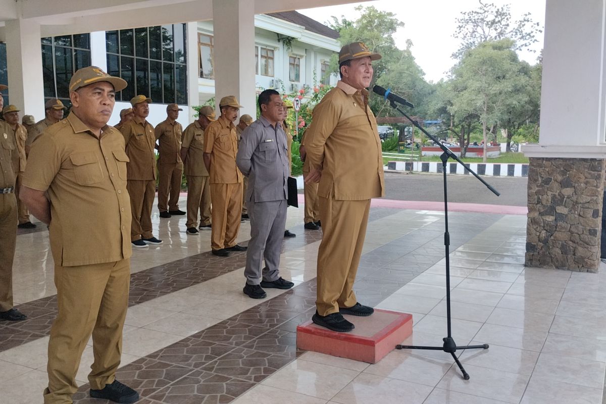 Wabup Mabar instruksi sosialisasi aturan kawasan tanpa rokok