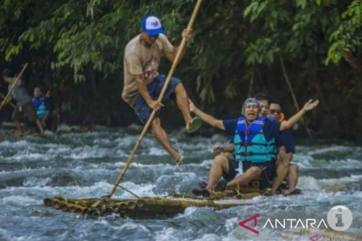 Kalsel kemarin, dua gelar wisata masuk KEN 2024 dan indahnya kampung warna warni