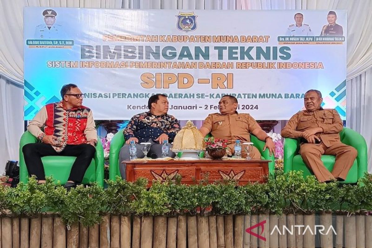 196 pengelola keuangan Muna Barat ikut Bimtek SIPD-RI di Kendari