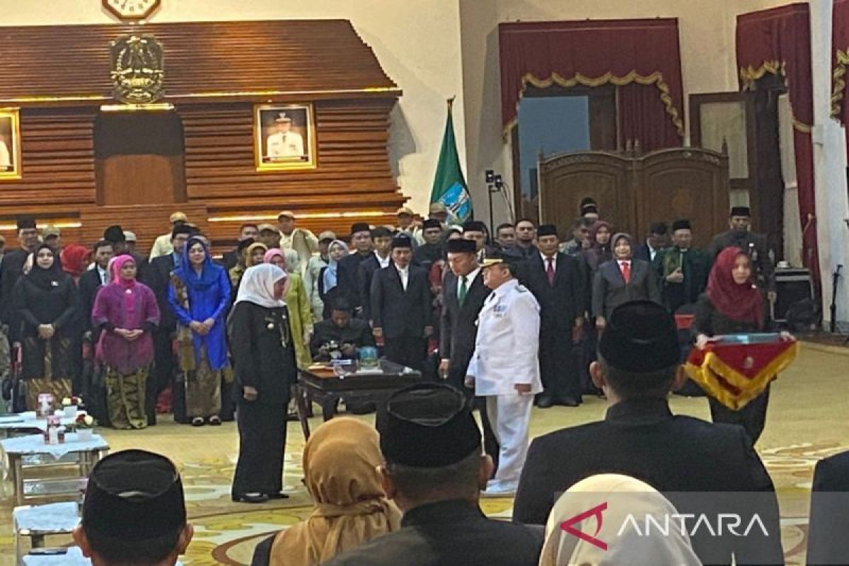 Gubernur Jatim lantik Pj Bupati Sampang Rudi Arifiyanto di Grahadi