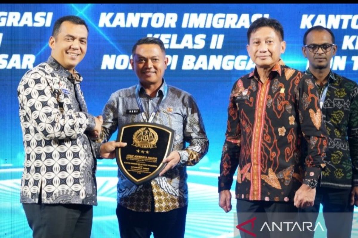Imigrasi Banggai raih penghargaan PNPB terbaik ke 3 di Jusuf Adiwinata Award