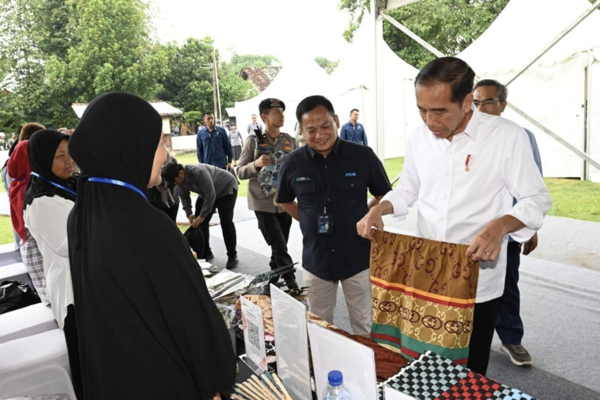 Jokowi sebut produk Mekaar Yogyakarta berdaya saing dunia