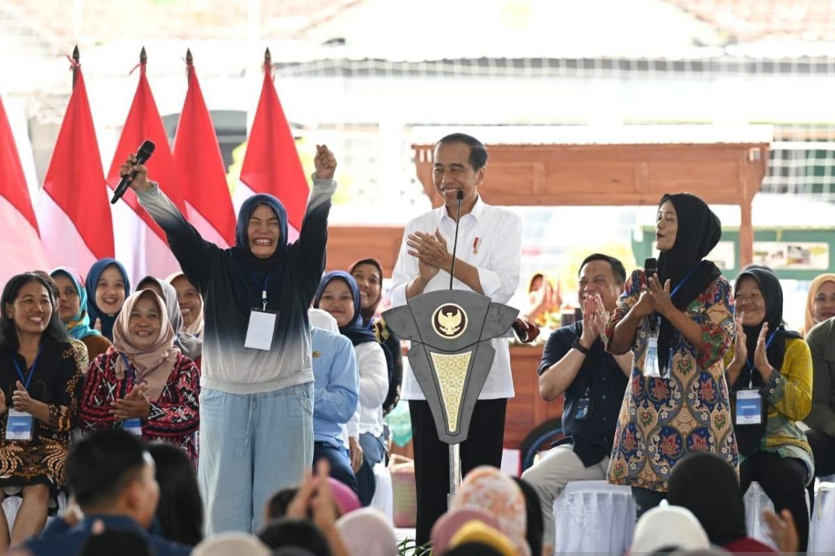 Jokowi: Program Mekaar PNM tingkatkan kelas usaha para UMKM
