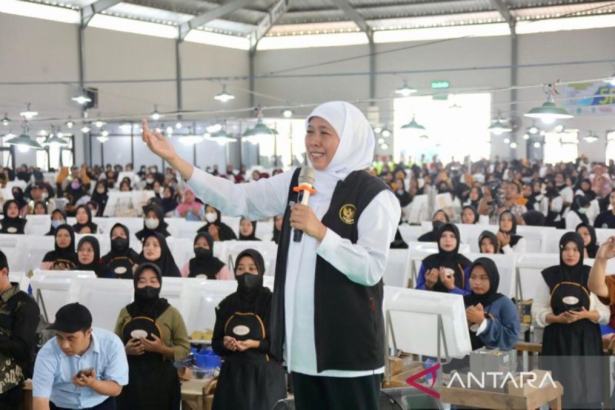 Gubernur Khofifah upayakan pengembangan usaha padat karya