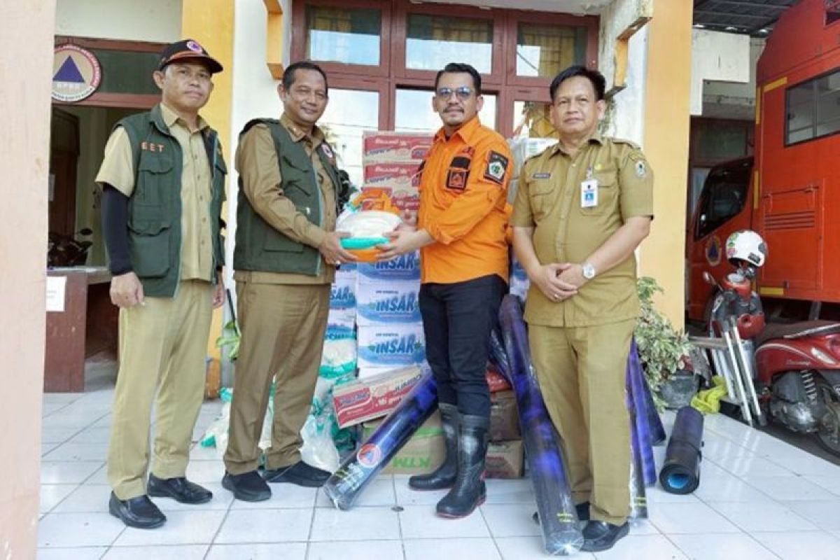 Governor sends aid to flood victims in Barito Kuala