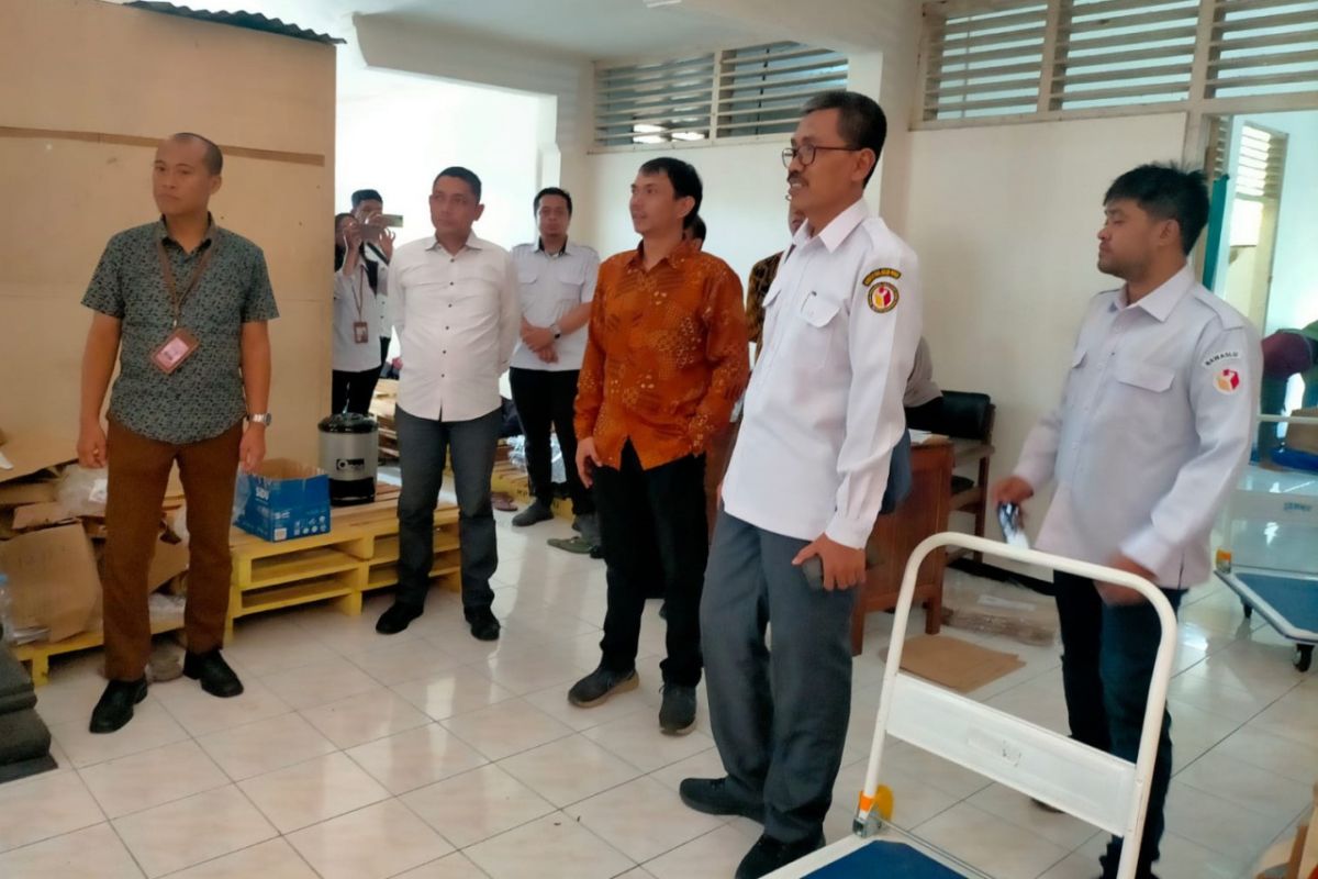 Bawaslu ingatkan KPU Kulon Progo untuk teliti dalam pengepakan logistik