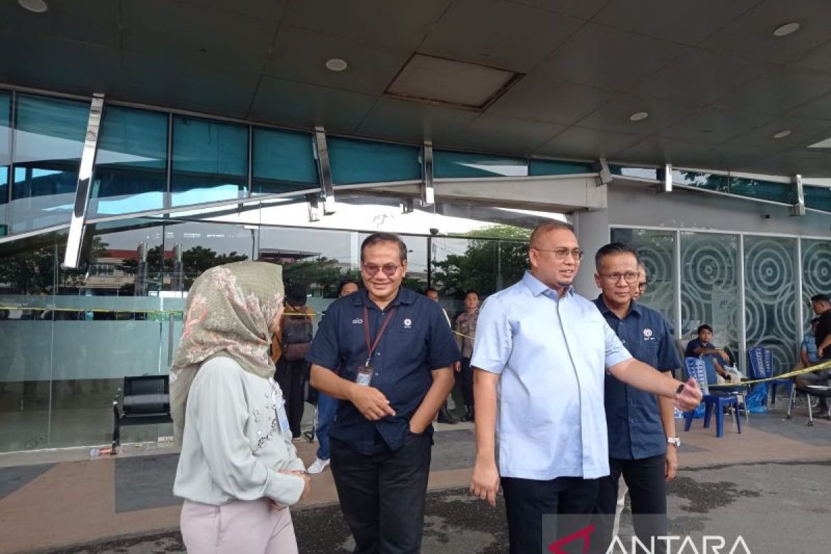Anggota DPR RI tinjau Rumah Sakit Semen Padang usai ledakan