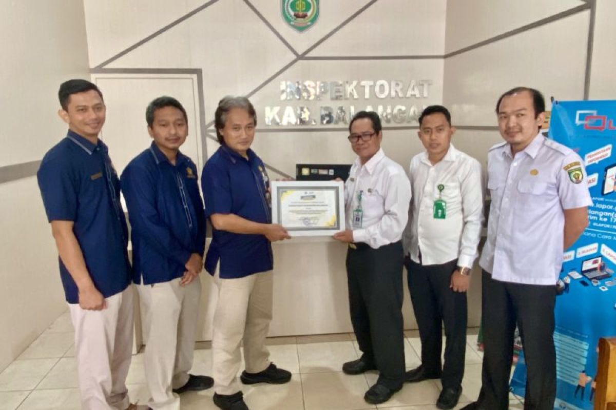 Inspektorat Balangan diganjar penghargaan dari KPP Pratama Tanjung