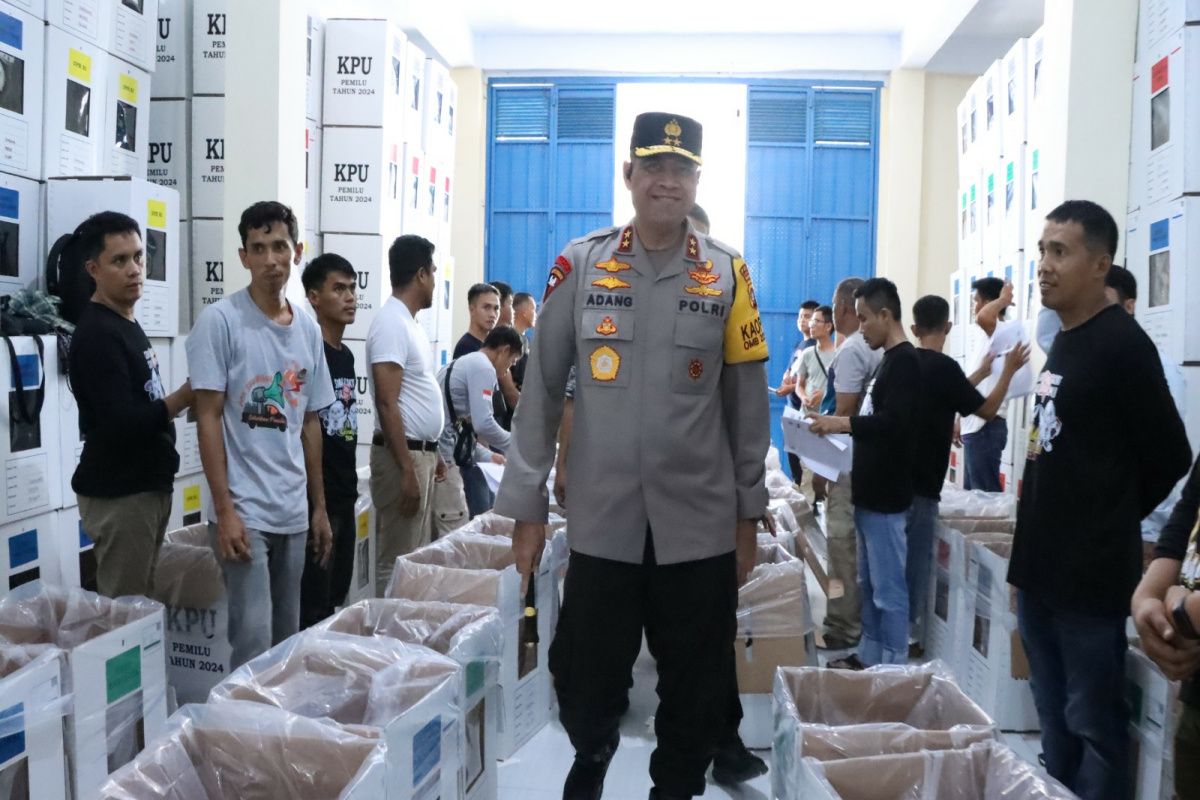 Kapolda Sulbar menjamin keamanan gudang logistik Kantor KPU
