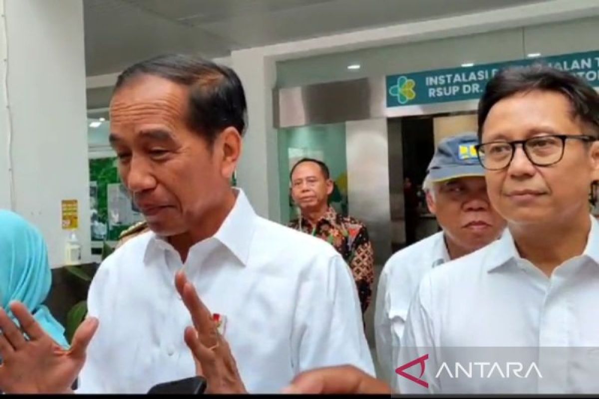 Jokowi tinjau kecepatan pelayanan KIS di Klaten