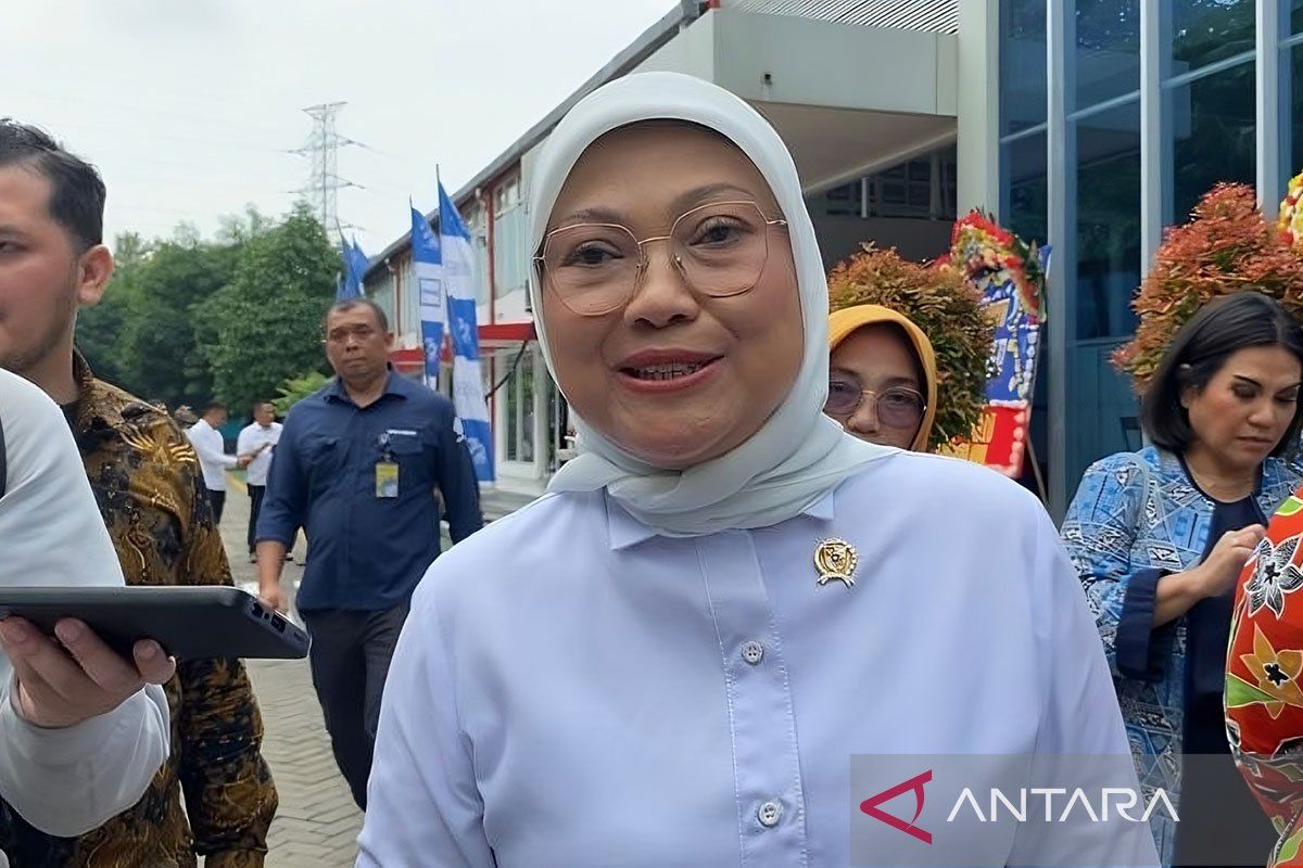 Menaker: Lakukan PHK sebagai jalan terakhir saat hadapi permasalahan