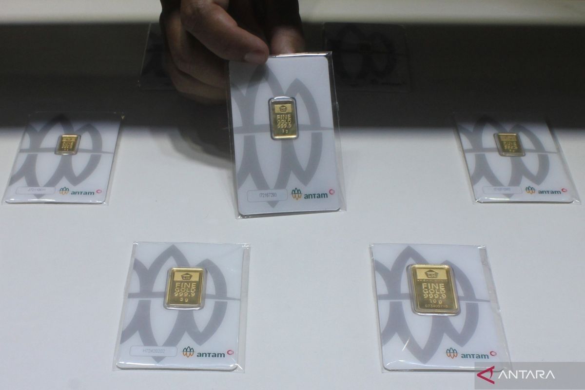 Harga emas Antam hari ini tidak berubah di posisi Rp1,133 juta per gram