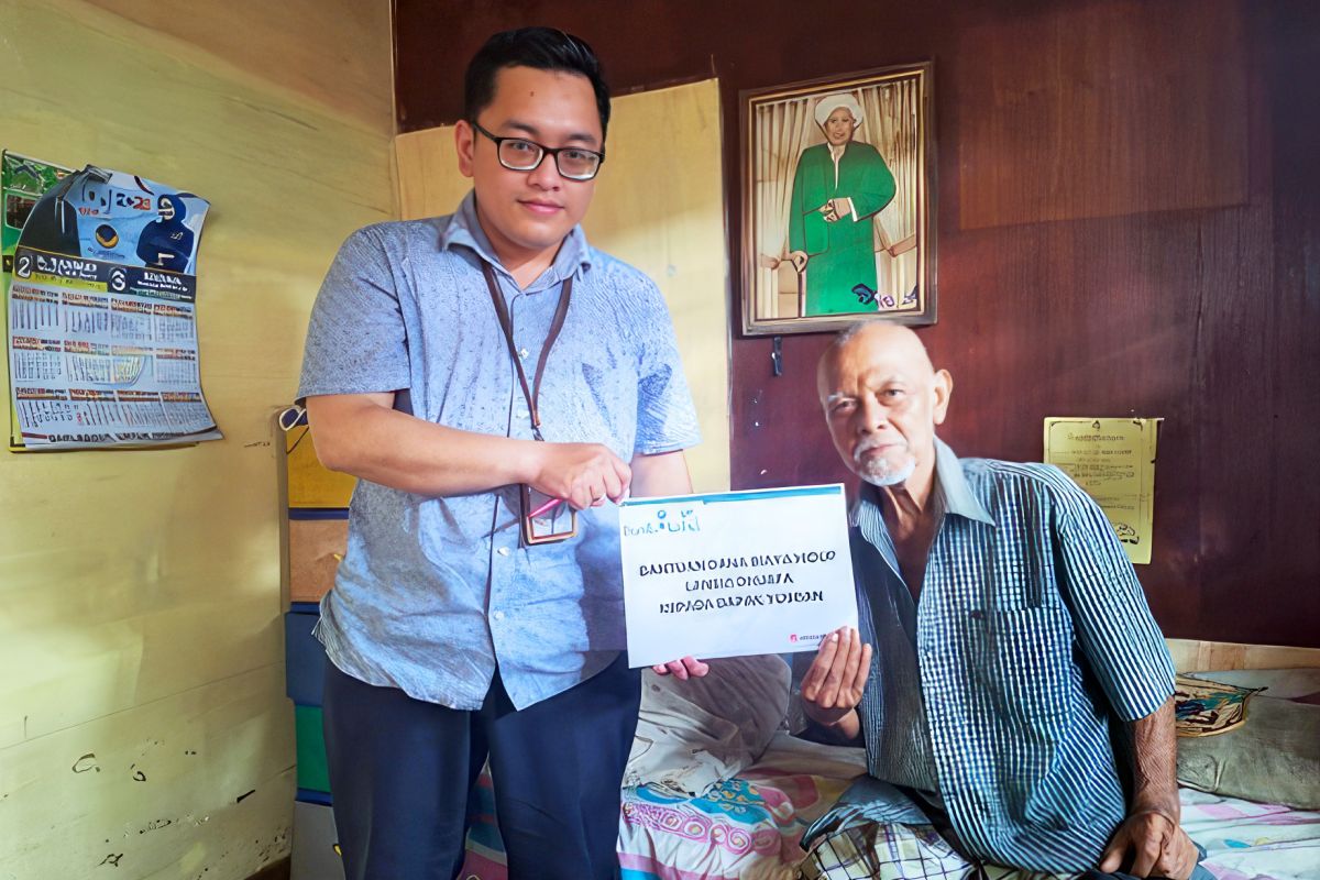 UPZ Bank Kalsel bantu Biaya Hidup lansia dhuafa di Banjarmasin