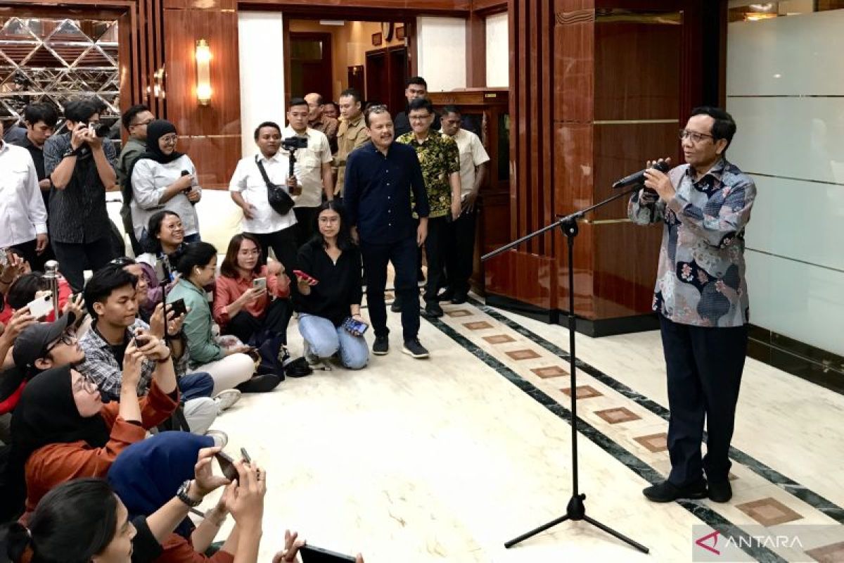 Mahfud ungkap mundur karena tak ingin berseberangan dengan Jokowi