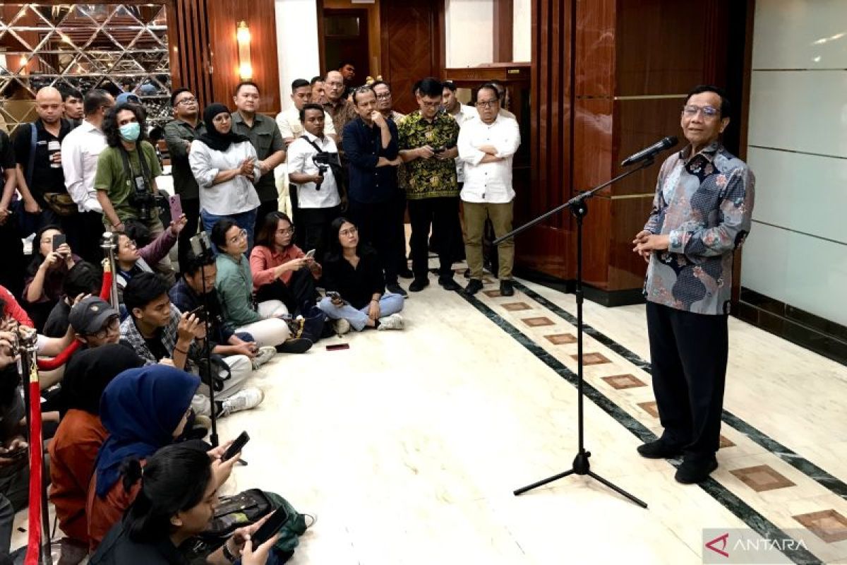 Mundur dari jabatan, Mahfud titip soal BLBI, pelanggaran HAM dan UU MK ke Presiden