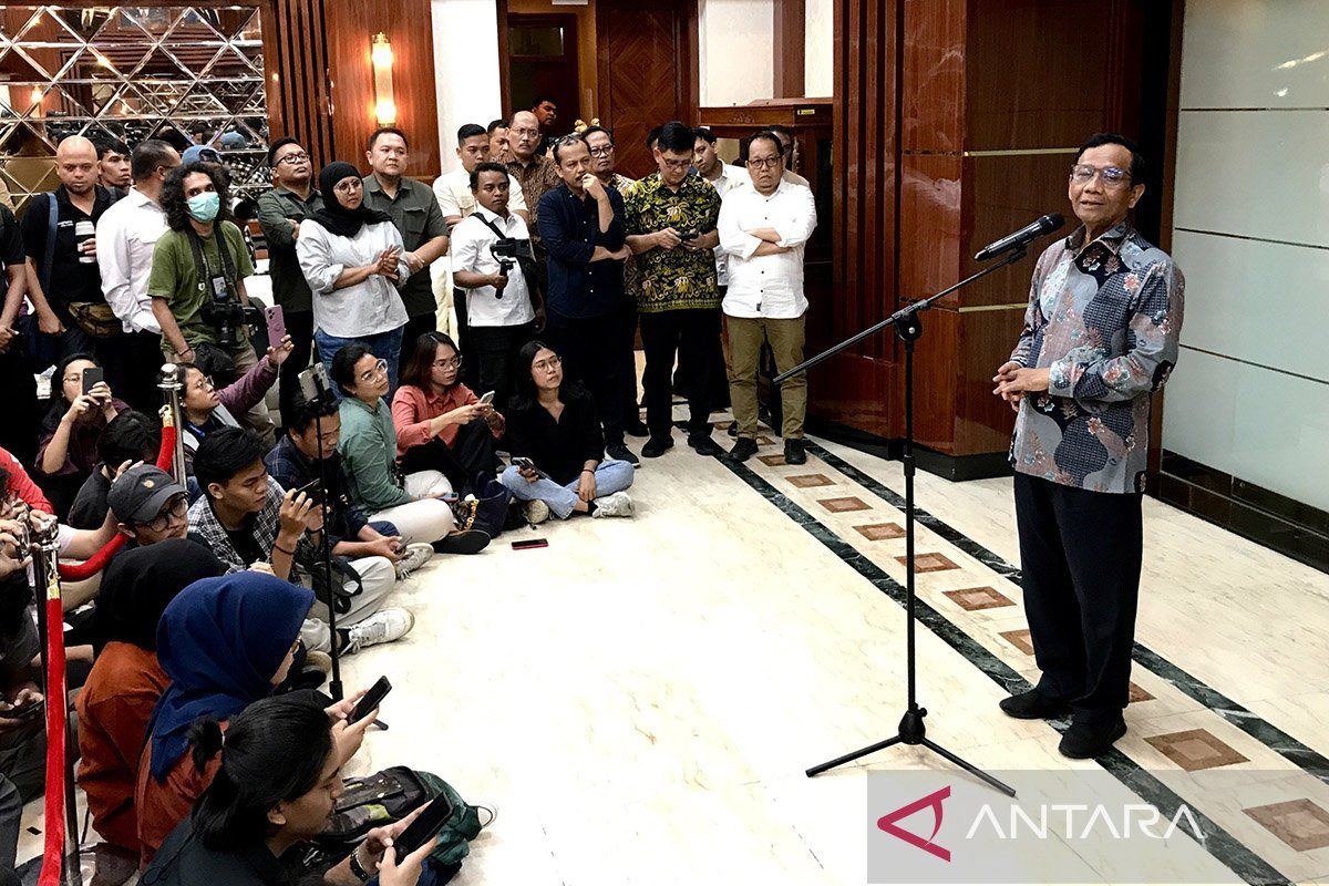 Mahfud titip ke Presiden soal BLBI, pelanggaran HAM, dan UU MK