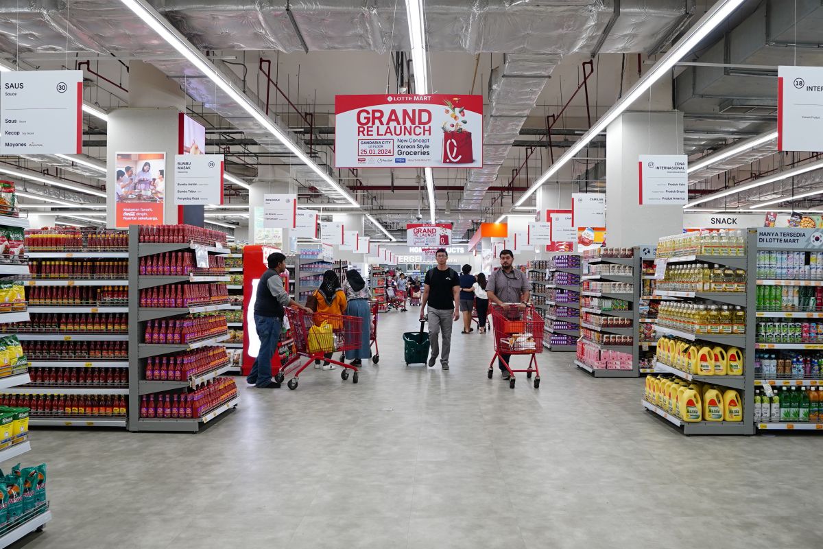 Lotte Mart tampil modern dan trendy di Gandaria City