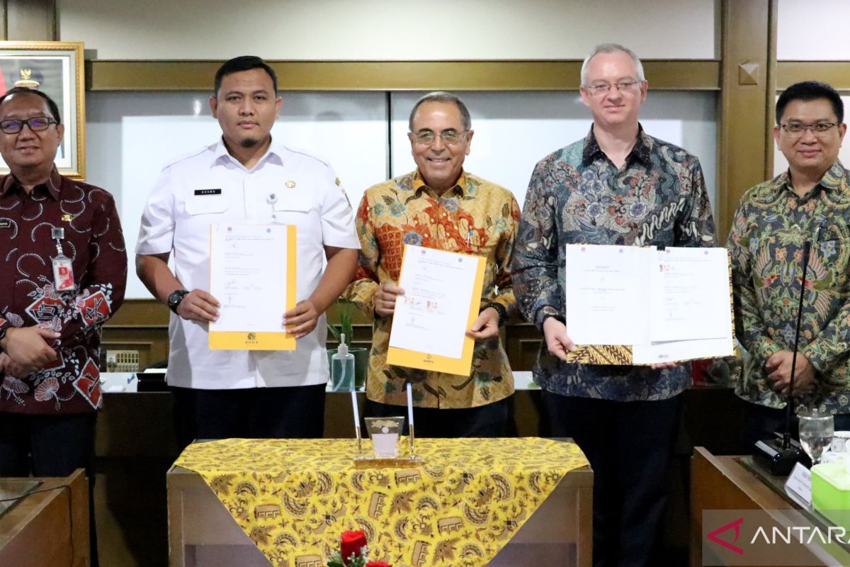 DLH DKI gandeng pemasok semen manfaatkan bahan bakar sampah