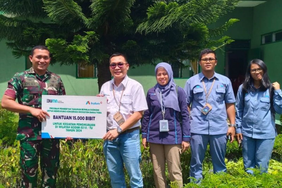 Inalum serahkan bantuan 15.000 bibit pohon dukung reboisasi kawasan Danau Toba