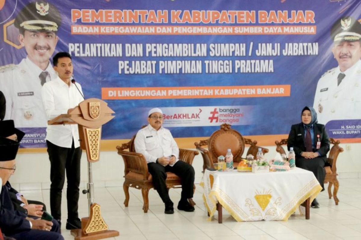 Bupati Banjar lantik Direktur RSUD dan Kadis Pemadam Kebakaran