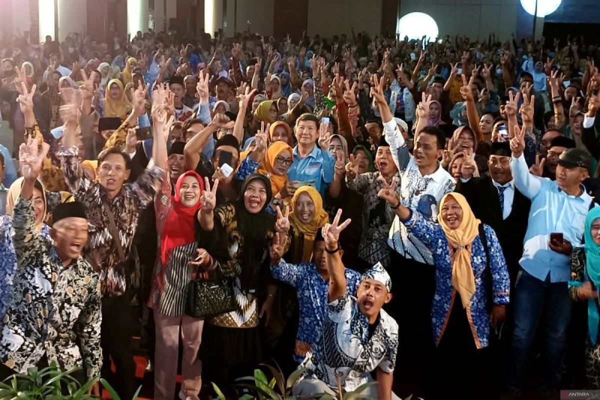 Hashim: Prabowo tak perlu mundur dari Menhan