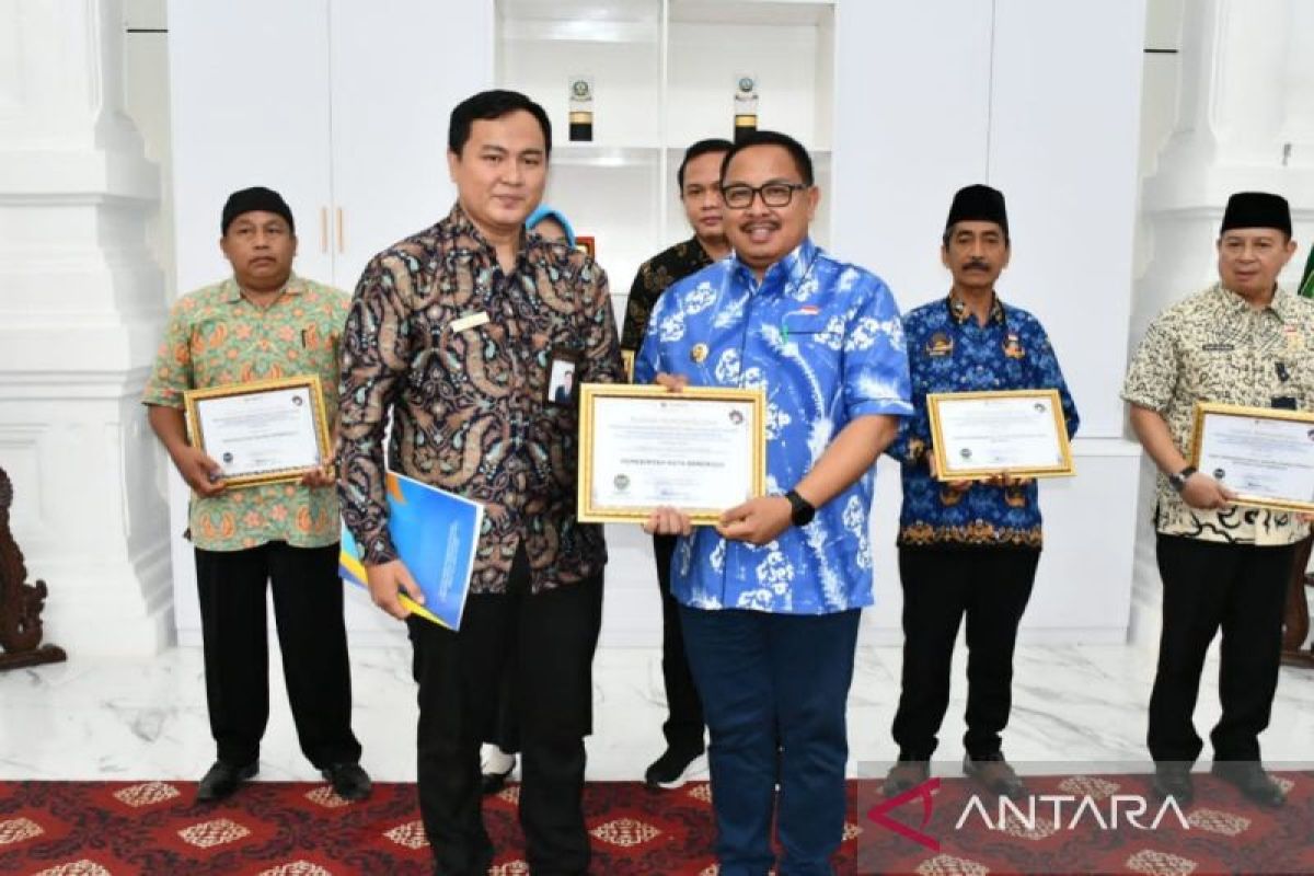 Pemkot Bengkulu terima penghargaan kepatuhan dari Ombudsman RI