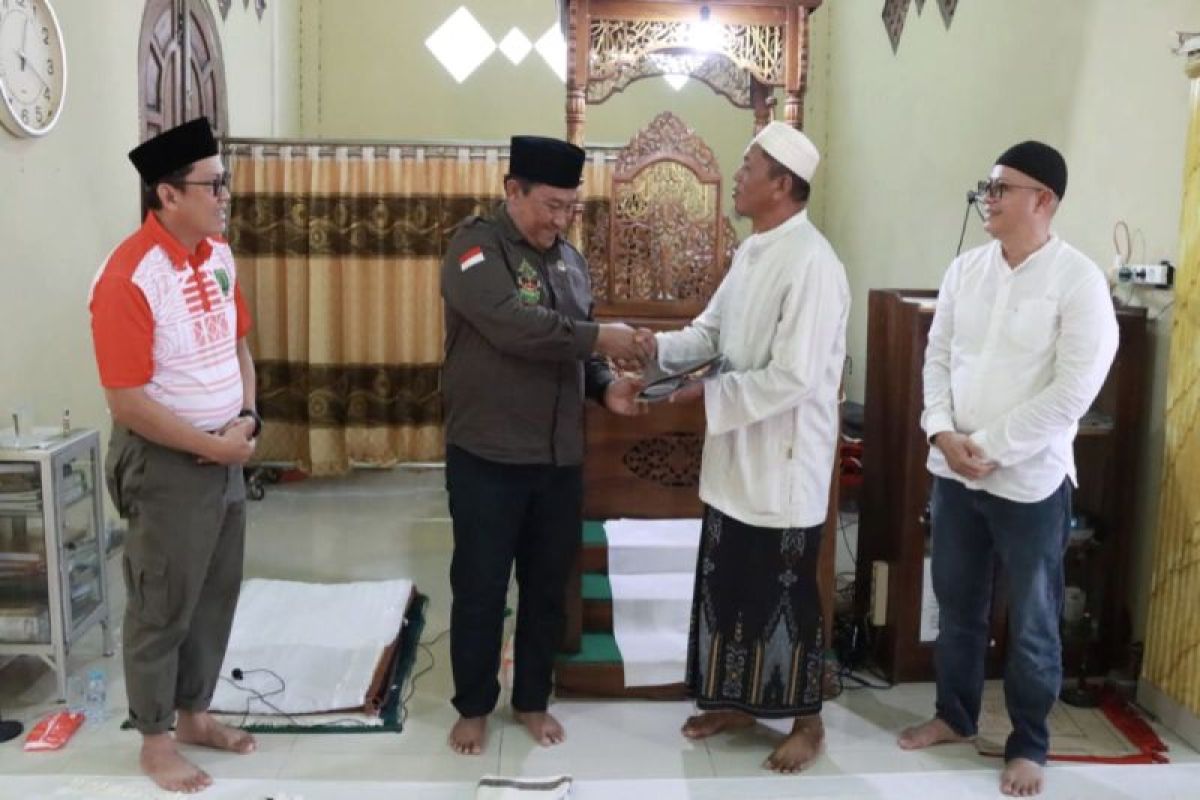 Gubernur Kalteng beri bantuan untuk Masjid Ar Rahman Jihi Barito Timur