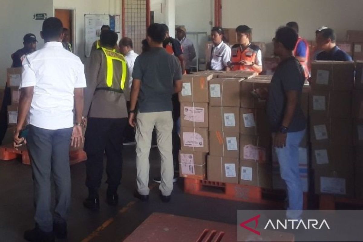 KPU Biak prioritaskan distribusi logistik di tujuh distrik kepulauan