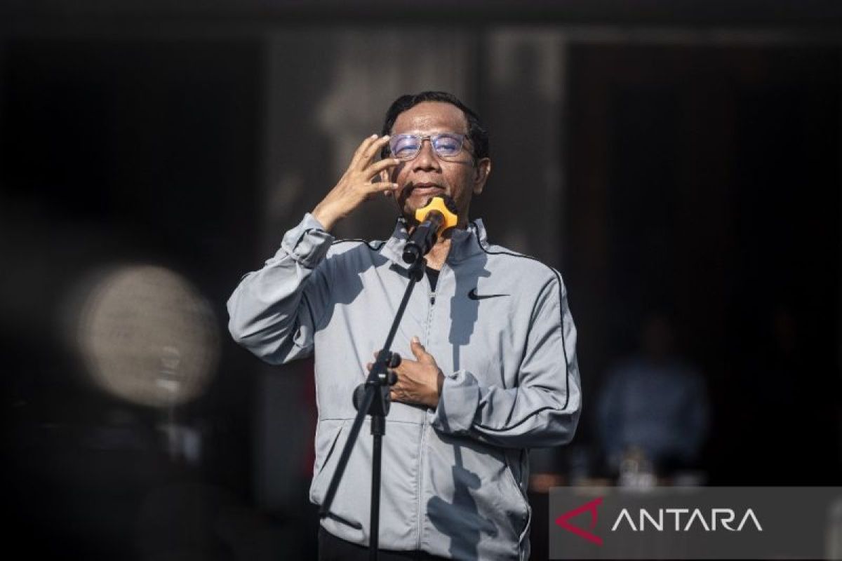 Mahfud tak ambil pusing jika ada intel ikuti dirinya