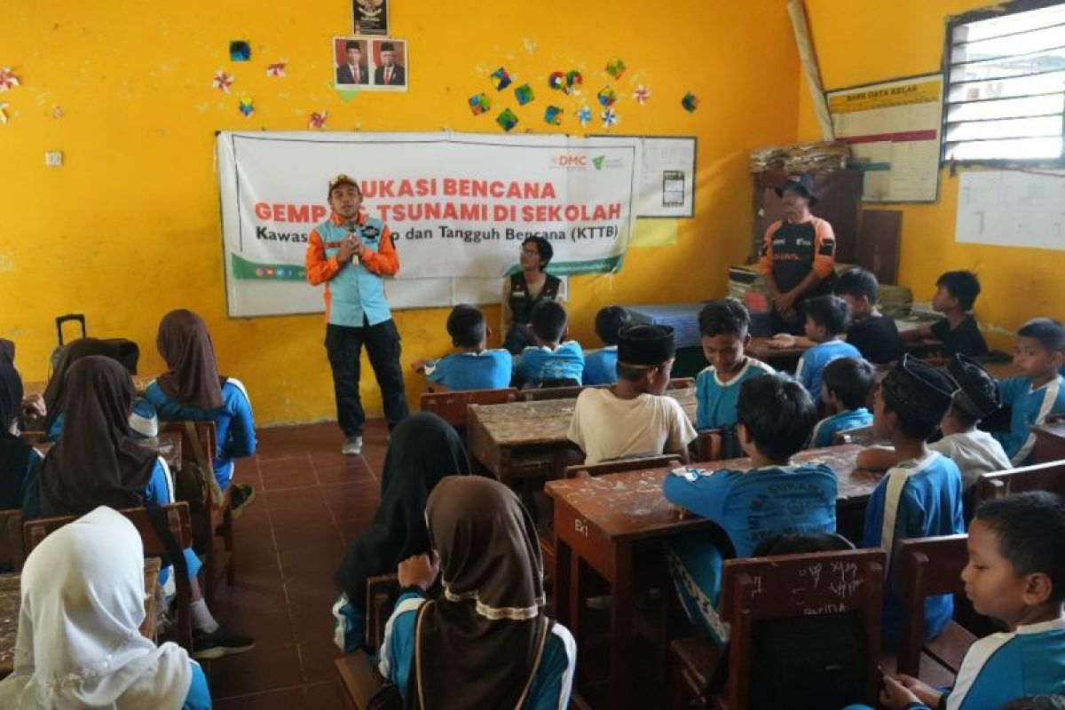 DMC Dompet Dhuafa beri edukasi siaga bencana di Madrasah Ibtidaiyah Mathlaul Anwar, Lebak