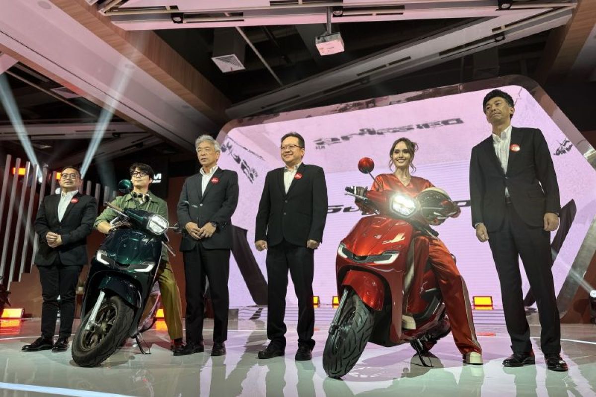 Honda luncurkan skutik premium Stylo 160