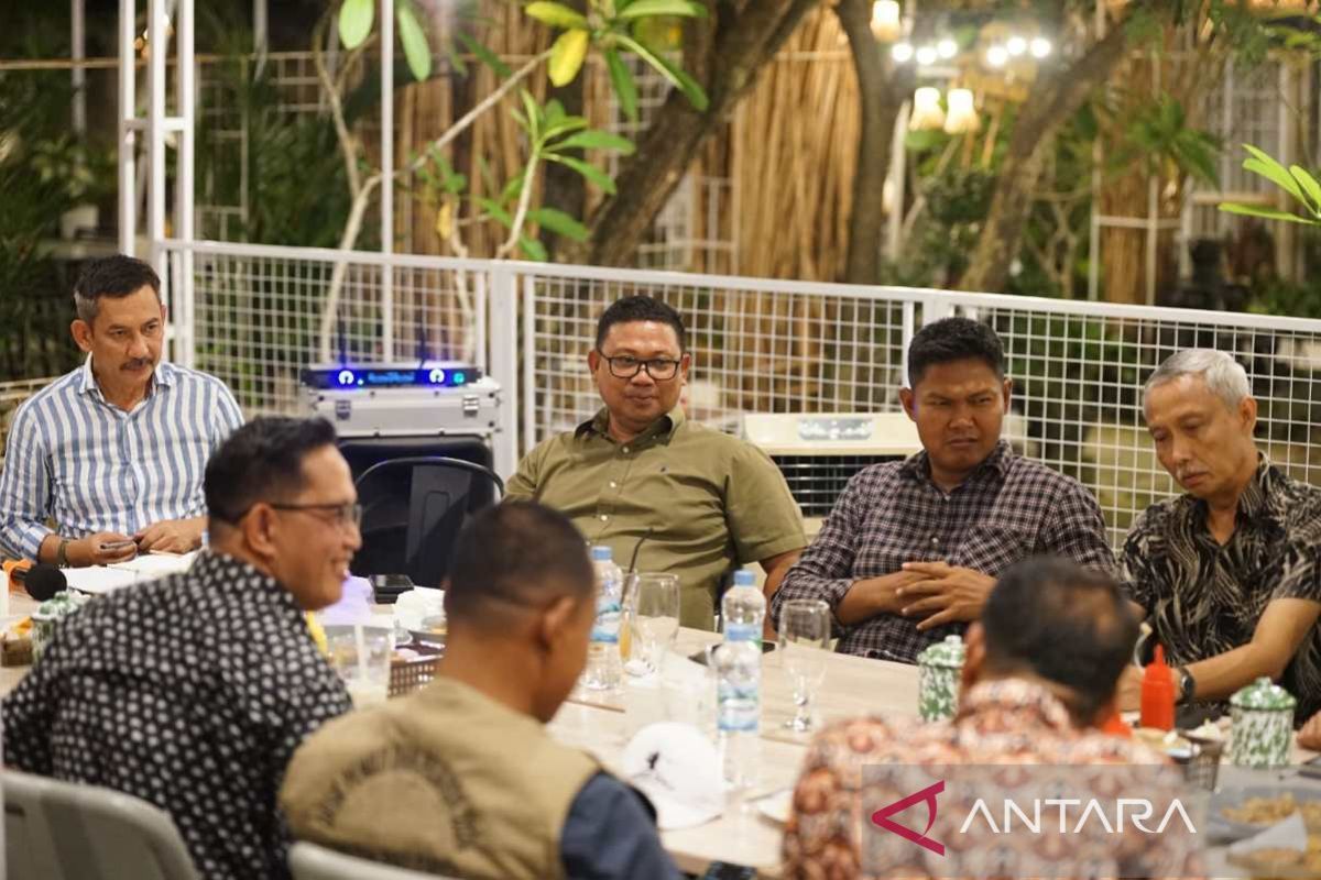 PJ Wali Kota Palopo bahas kesiapan logistik Pemilu 2024 bersama KPU-Bawaslu