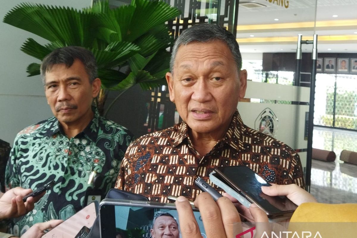 Menteri ESDM sebut target bauran EBT 23 persen di 2025 tetap jalan