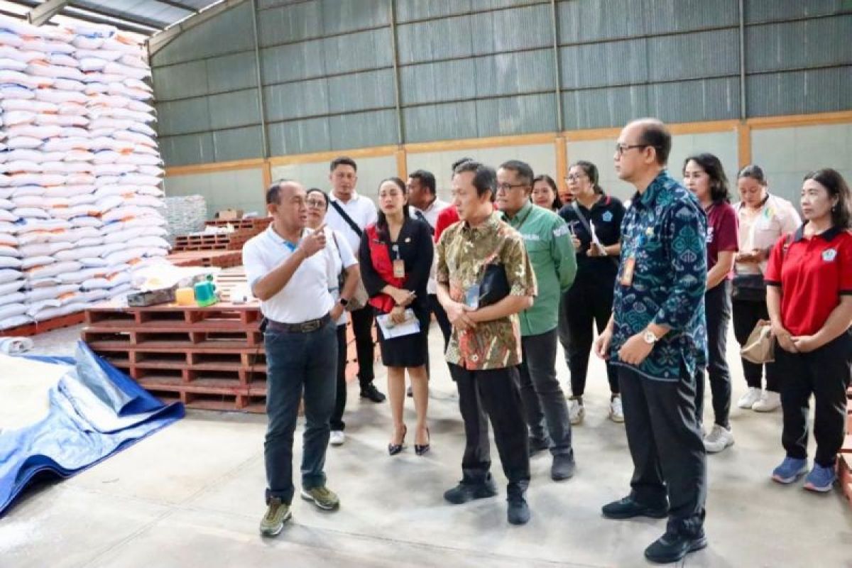 TPID Denpasar tinjau gudang Bulog pastikan stok beras aman