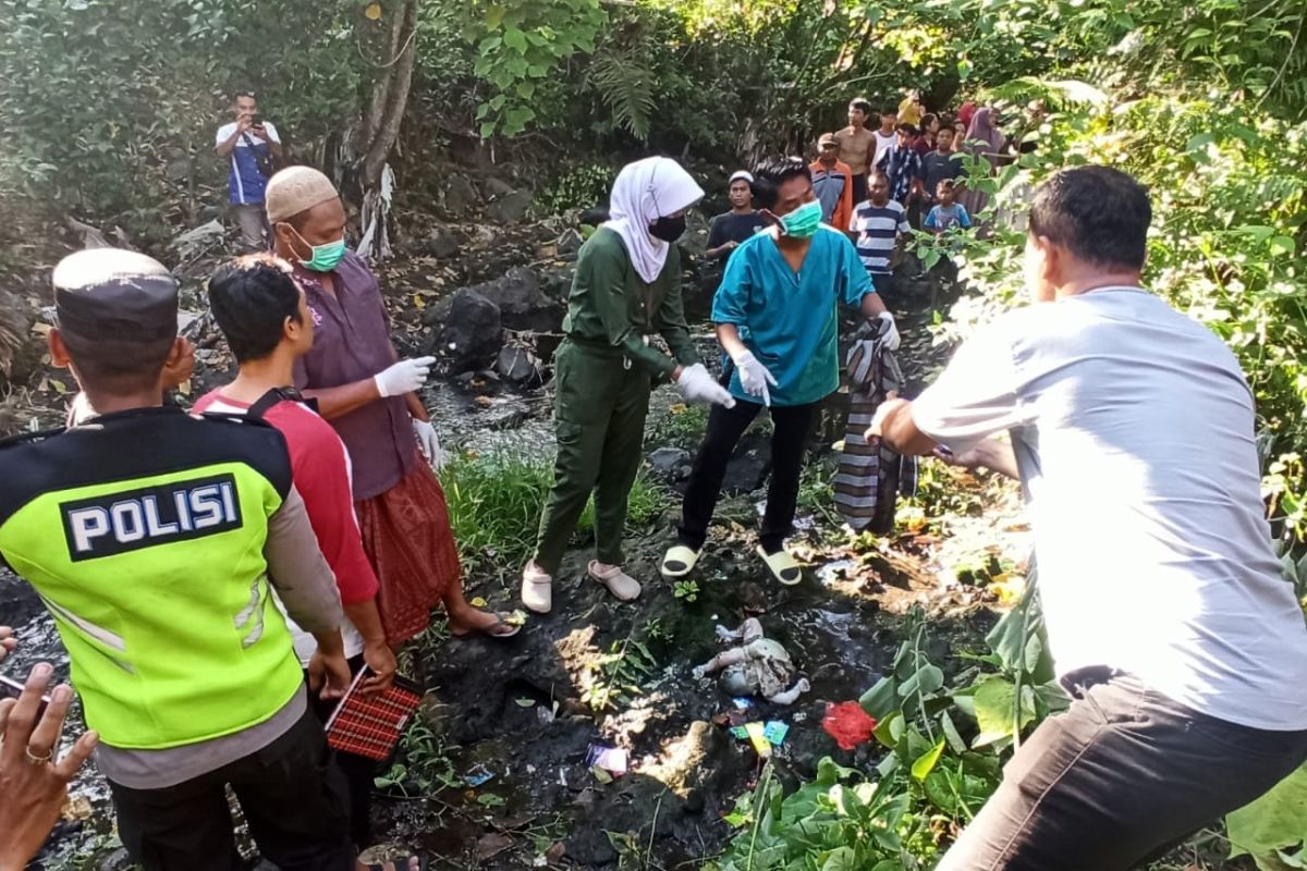 Geger!! penemuan mayat bayi di Jembatan Kali Tunjang Lombok Timur