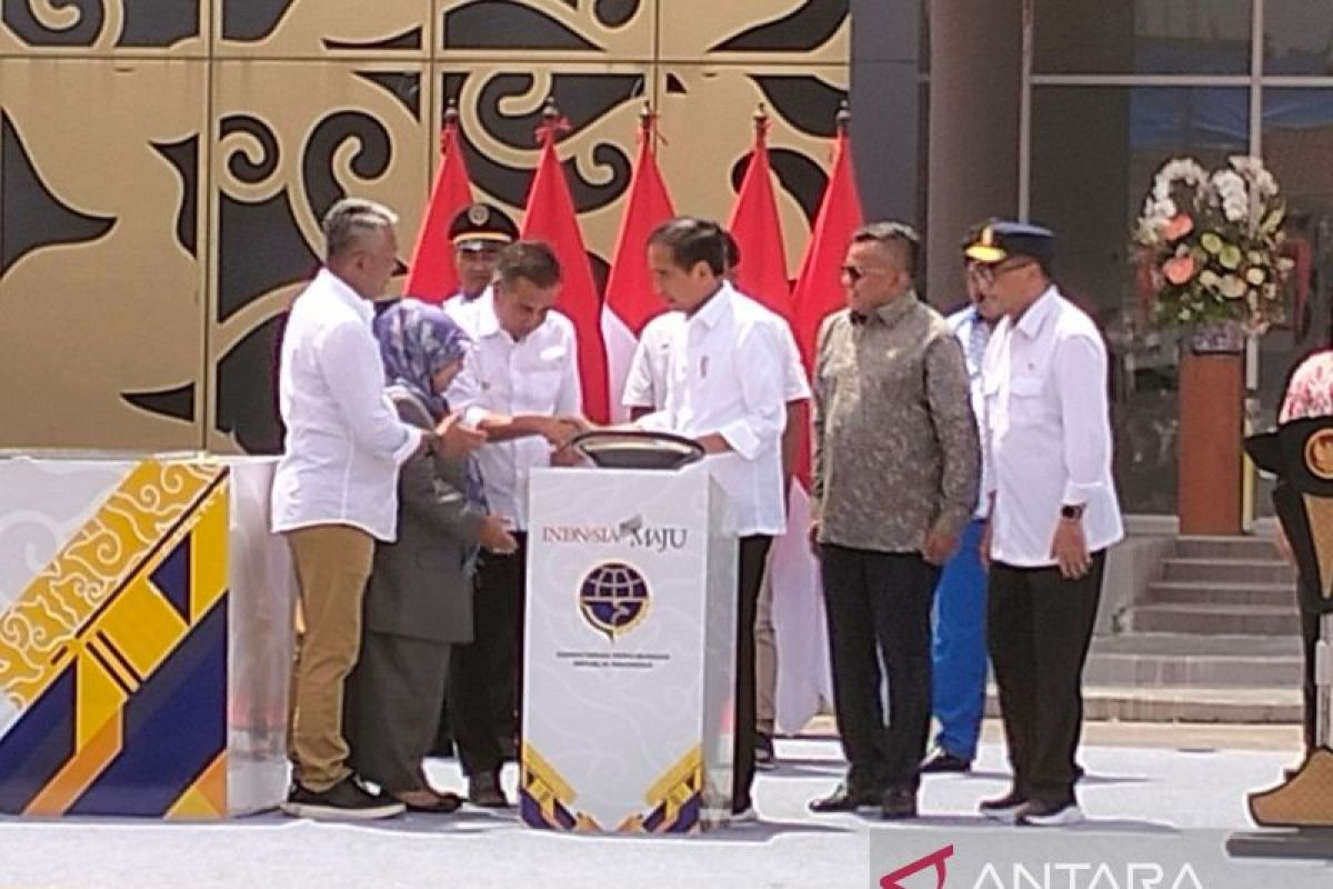 President Jokowi launches Leuwipanjang Terminal in Bandung